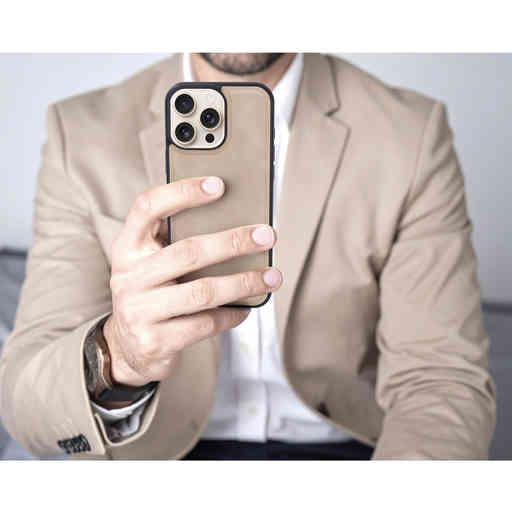 Mobiparts Classic  Backcover Apple iPhone 17 Pro Moonstone Beige (MagSafe Compatible)